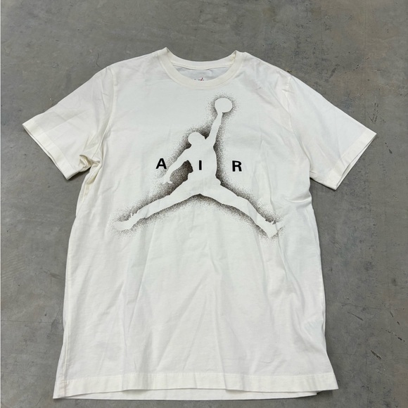 Men's medium JORDAN Essentials‎ Stencil Graphic T-Shirt - Picture 1 of 3